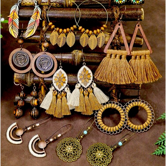 Un Branded Jewelry - 12 Pair of Hook Bohemian Earrings